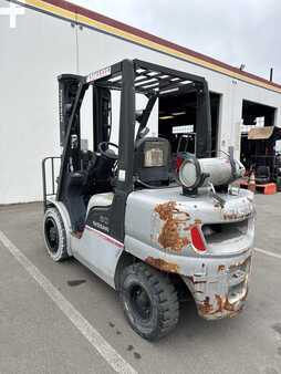 Carretilla elevadora GLP 2011  Nissan U2254 (2)