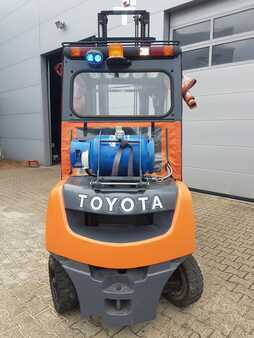 LPG VZV 2011  Toyota 02-8FGF20 (8)