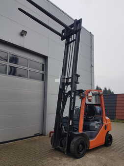 LPG VZV 2011  Toyota 02-8FGF20 (2)