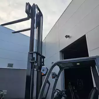 Gas truck 2011  Toyota 02-8FGF15 (2)