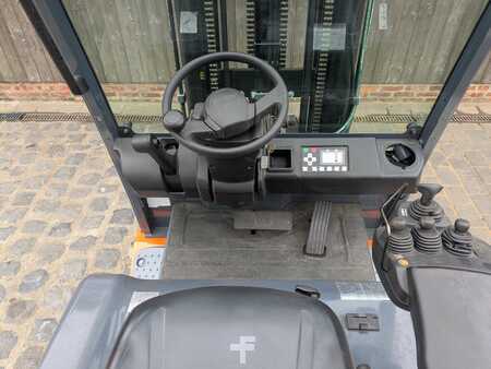 Elektro čtyřkolový VZV 2014  Toyota 8FBMT35 (5)