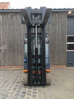 Elektro čtyřkolový VZV 2014  Toyota 8FBMT35 (8)