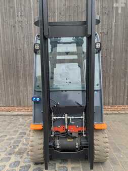 Elektro čtyřkolový VZV 2014  Toyota 8FBMT35 (9)