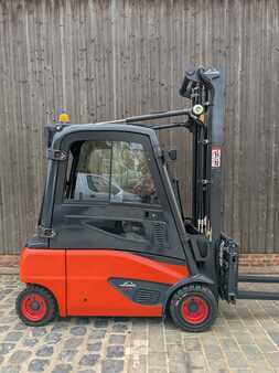 4-wiel elektrische heftrucks 2014  Linde E20 (1)