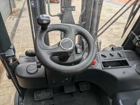 4-wiel elektrische heftrucks 2014  Linde E20 (10)