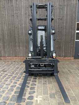 4-wiel elektrische heftrucks 2014  Linde E20 (11)
