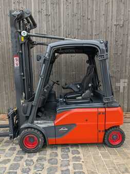 4-wiel elektrische heftrucks 2014  Linde E20 (4)