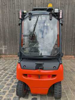 4-wiel elektrische heftrucks 2014  Linde E20 (5)