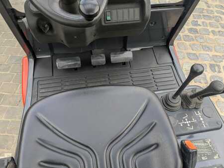 Dieselový VZV 2001  Linde H30D-03 (8)