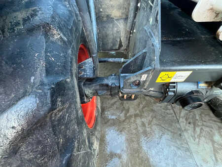 Wózki teleskopowe sztywne 2020  Bobcat TL38.70HF (13)