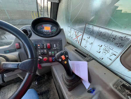 Wózki teleskopowe sztywne 2020  Bobcat TL38.70HF (23)