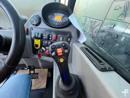 Wózki teleskopowe sztywne 2019  Bobcat TL38.70HF (26)