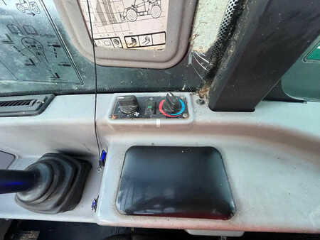 Wózki teleskopowe sztywne 2019  Bobcat TL38.70HF (27)