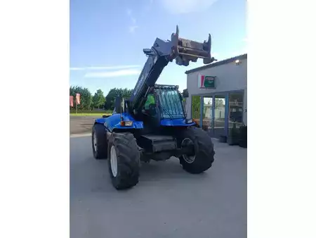 Sollevatori telescopici rigidi 2004  New Holland LM425 (5)