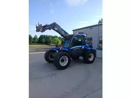 Sollevatori telescopici rigidi 2004  New Holland LM425 (6)