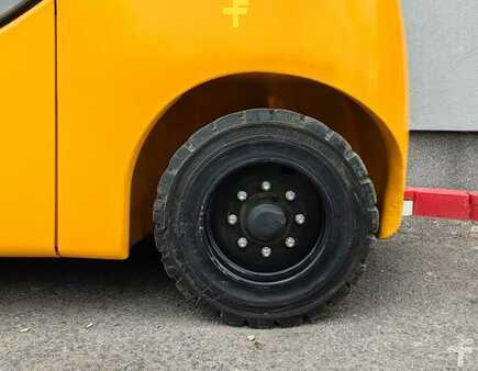 Nestekaasutrukki 2018  Jungheinrich TFG S50s (14)