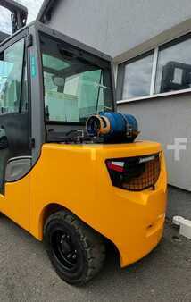 Nestekaasutrukki 2018  Jungheinrich TFG S50s (2)