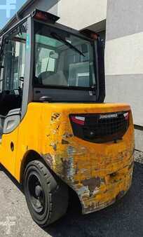 Diesel heftrucks 2017  Jungheinrich DFG 550s (3)