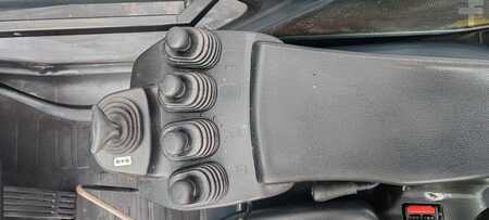 Chariots élévateurs GPL 2016  Toyota TA   02-8FGJF35 3.5t/ 4.3m/ 5000mh/ 4v (19)