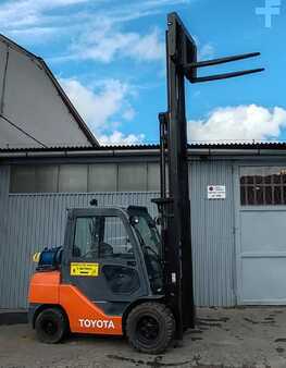 Chariots élévateurs GPL 2016  Toyota TA   02-8FGJF35 3.5t/ 4.3m/ 5000mh/ 4v (20)