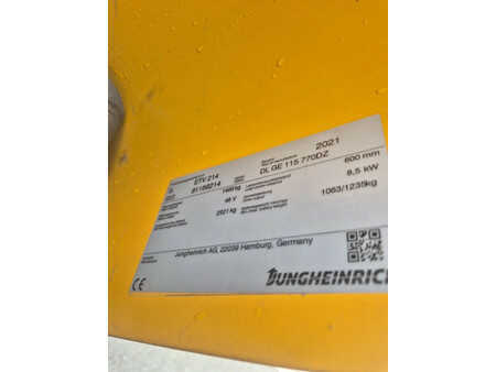 Chariots pour allées étroites 2021  Jungheinrich etv214 (10)