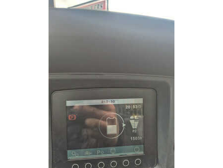 Chariots pour allées étroites 2021  Jungheinrich etv214 (9)