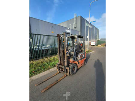 LPG VZV - Nissan pd01a15po (1)