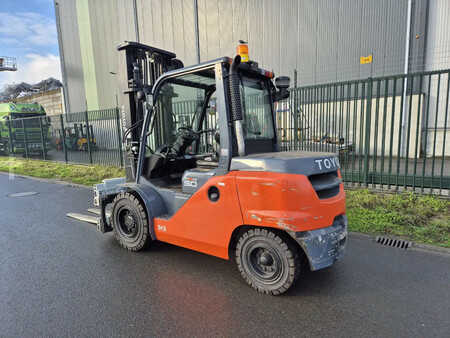 Dieselový VZV 2018  Toyota 40-8fd45n (3)