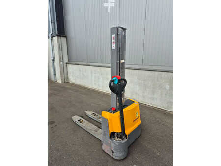 Závěsné vysokozdvižné vozíky 2018  Jungheinrich Ejc m10 (2)