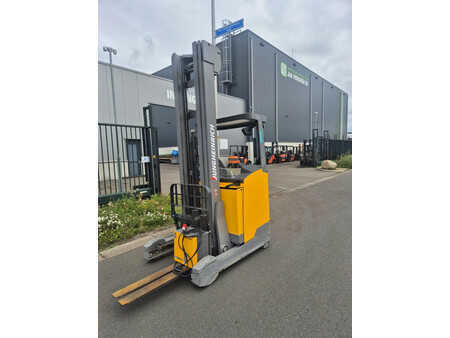 Chariots pour allées étroites 2020  Jungheinrich etv214 (1)