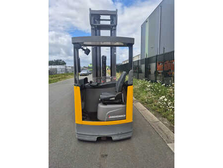 Chariots pour allées étroites 2020  Jungheinrich etv214 (5)