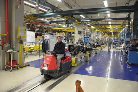 Tahač 2025  [div] V-move 2500 Elektrotrekker (demo's) (1)