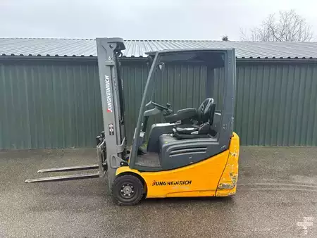 Carrelli elettrici 3 ruote 2015  Jungheinrich EFG216 (3)
