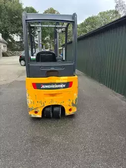 Carrelli elettrici 3 ruote 2012  Jungheinrich EFG 216 (11)