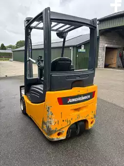 Carrelli elettrici 3 ruote 2012  Jungheinrich EFG 216 (2)