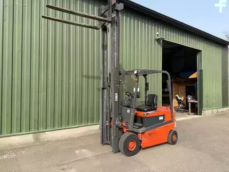 Elektro 4 Rad 2002  Nissan 25 CU (1)