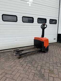 Niederhubwagen 2011  BT lwe130 (1)