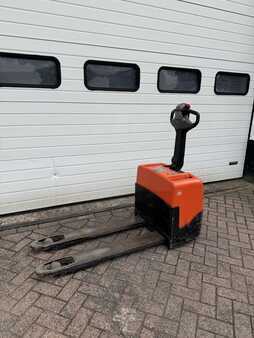 Niederhubwagen 2011  BT lwe130 (2)