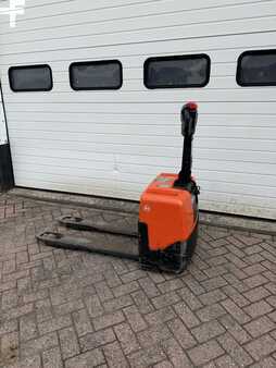 Niederhubwagen 2011  BT lwe130 (3)