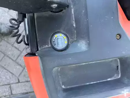 Wózek wysokiego podnoszenia 2015  BT hwe100 (4)