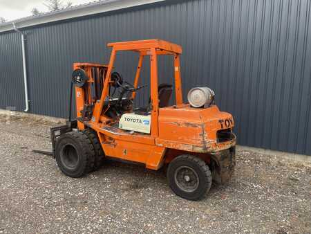 LPG VZV - Toyota 02-3FG45 (1)