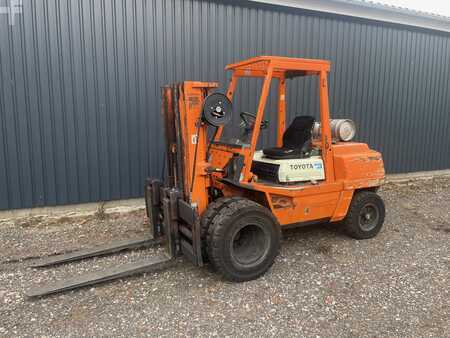 LPG VZV - Toyota 02-3FG45 (2)