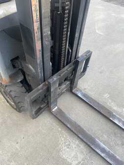 Eléctrico - 3 rodas 2008  Crown SC4220-1,8 (6)