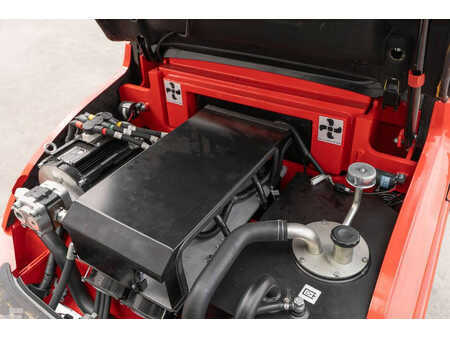 Chariots électriques à 4 roues 2024  Manitou ME 425 (11)