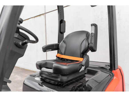 Chariots électriques à 4 roues 2024  Manitou ME 425 (12)