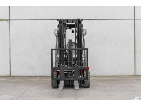 Chariots électriques à 4 roues 2024  Manitou ME 425 (2)