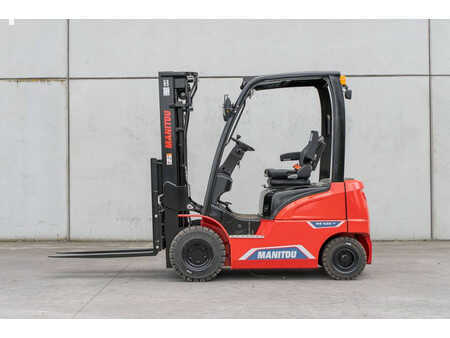 Chariots électriques à 4 roues 2024  Manitou ME 425 (4)