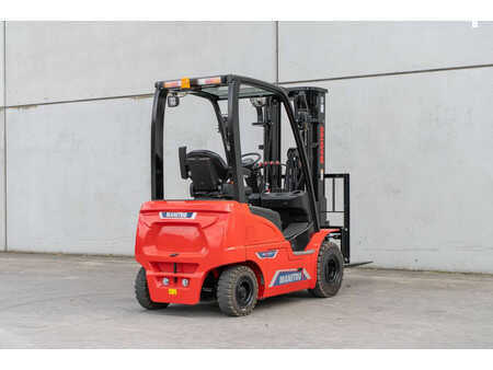 Chariots électriques à 4 roues 2024  Manitou ME 425 (5)