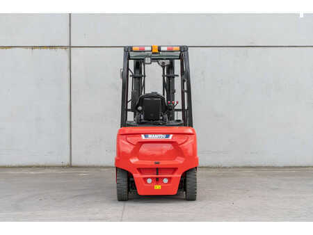 Chariots électriques à 4 roues 2024  Manitou ME 425 (6)