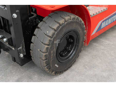 Chariots électriques à 4 roues 2024  Manitou ME 425 (9)